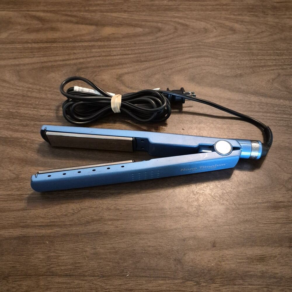 BaBylissPRO Nano Titanium Ultra-Thin Professional Flat Iron BABNT2091T Blue